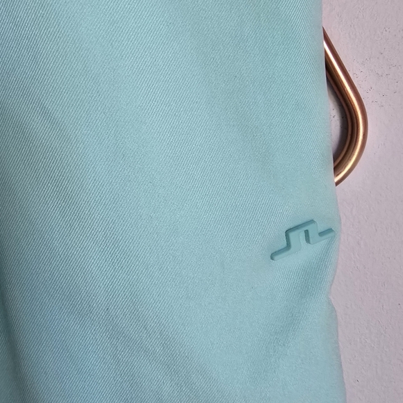 J. Lindeberg New Aruba Blue Megh Pleated High Waist Sporty Golf Shorts SZ 27 - Picture 4 of 9